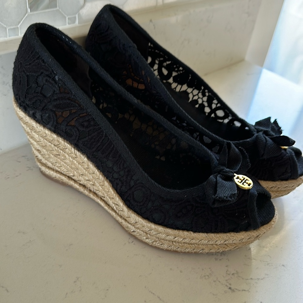 Tory Burch Women's 7.5 Jackie Black Lace Crochet Espadrilles Wedges